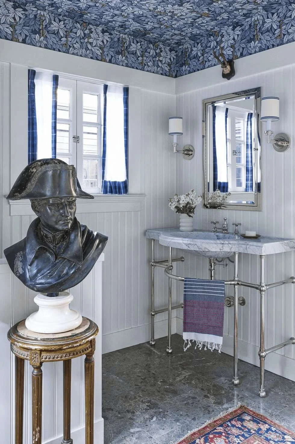Decorate with Statement Pieces Small Bathroom Design Idea