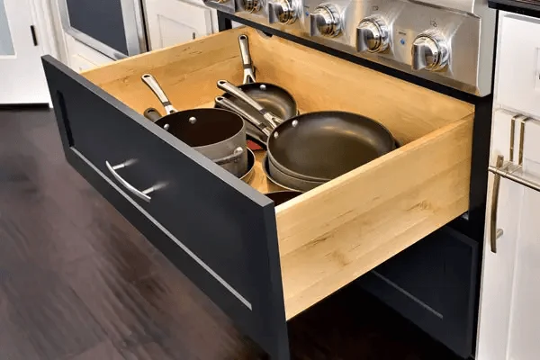 deep drawers for pots and pans