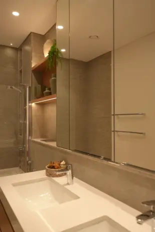 ellington house bathroom