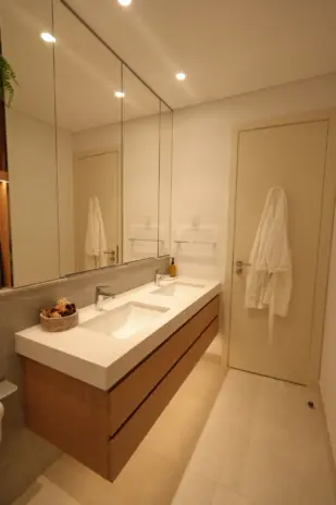 ellington house bathroom