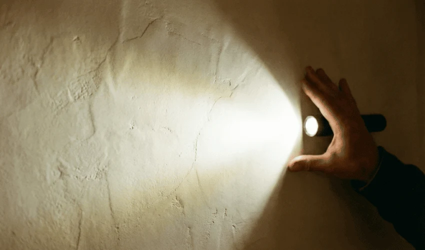 Flashlight Test for Real Luxury Modern Minimalist Villa Design Ideas