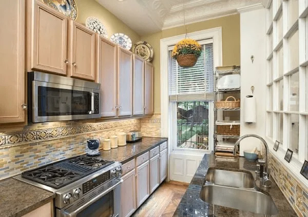 modern kitchen design ideas for Galley (Parallel) Modern Kitchen