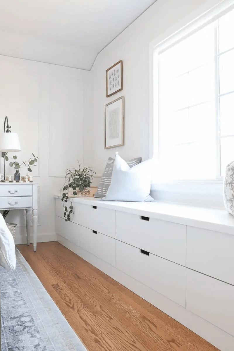window seating with storage drawers