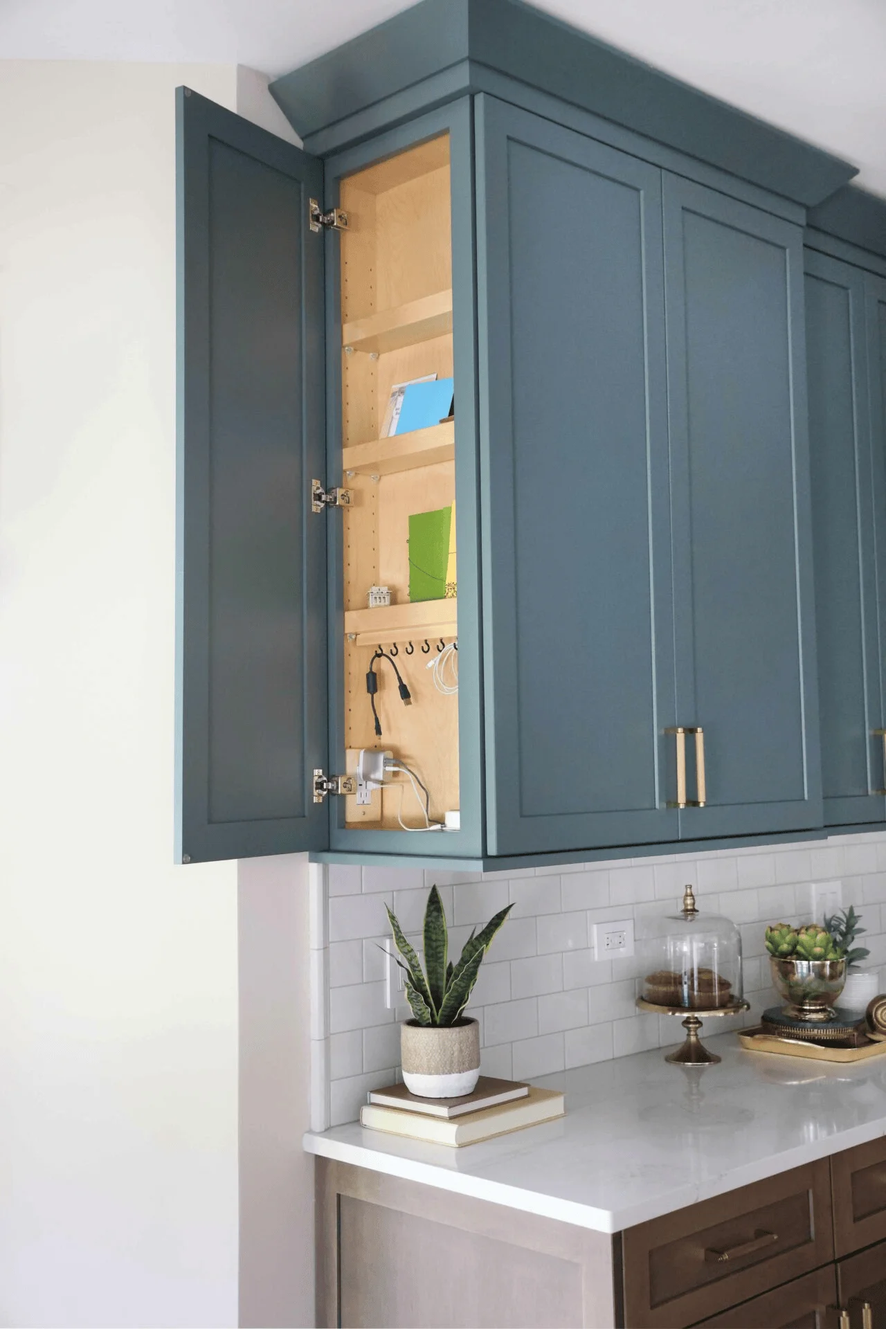 kitchen stand for keys and charging