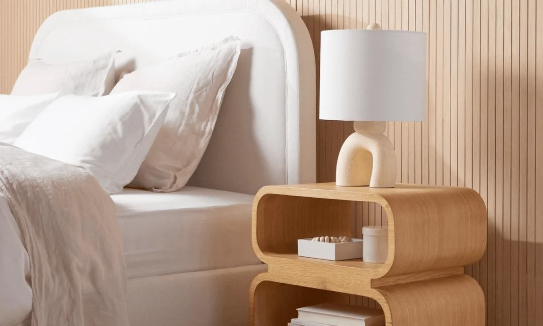 sculptural-bedside-lighting-bedroom-design