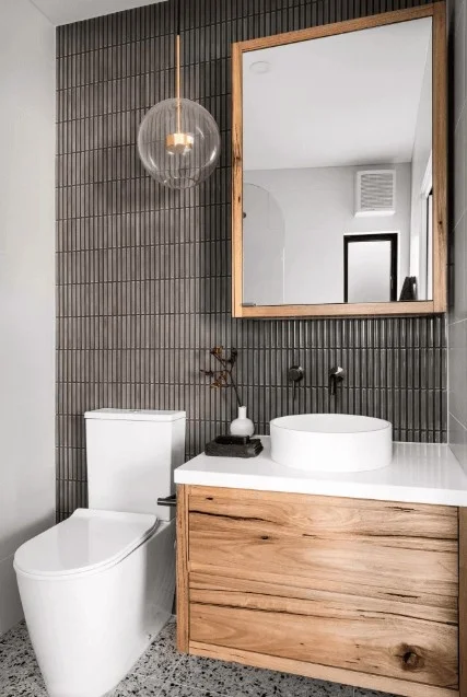 Small Bathroom Design Idea with Kitkat Tiles
