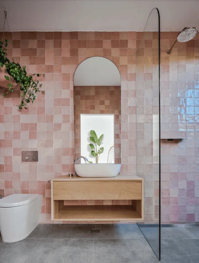 small-bathroom-glass-shower-screen-seamless-look