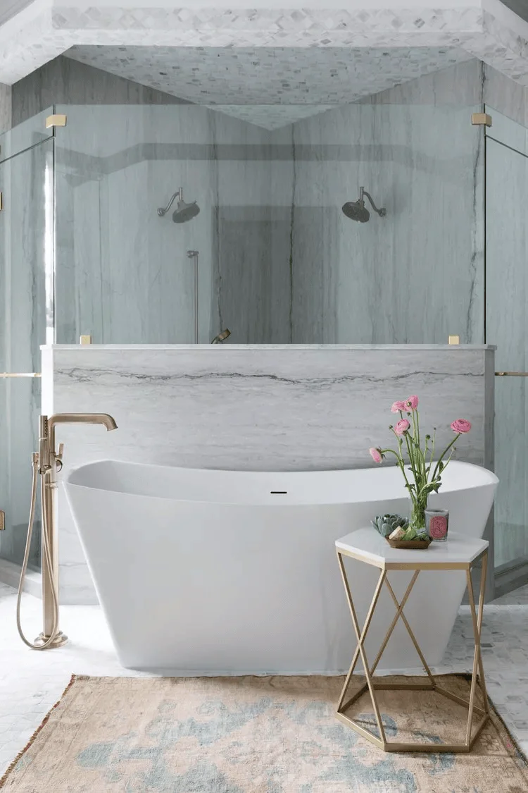 small-bathroom-half-wall-glass-partition