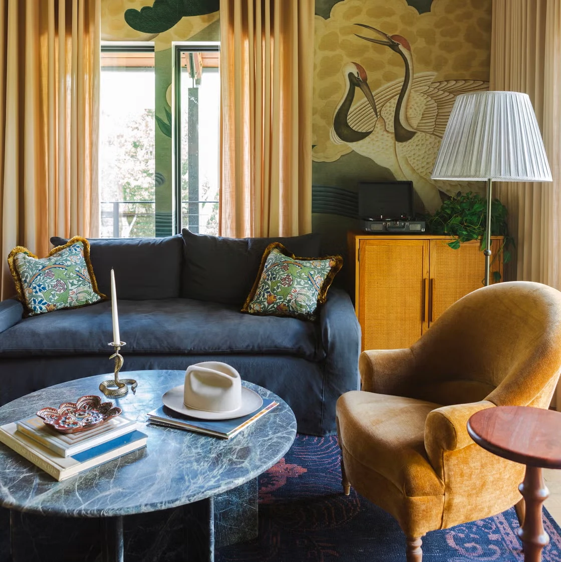 choose apartment decor that can move with you